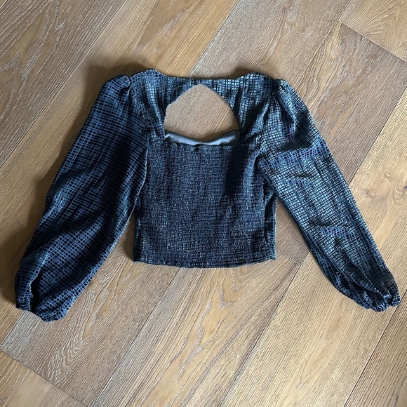 LUSH Graphite Cropped Balloon Sleeve Blouse - Picture 10 of 10